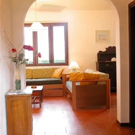 Appartement In R8 Dongo